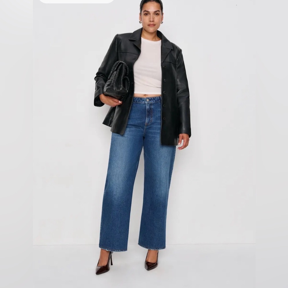 Reformation Charlee Low Rise Straight Leg Short Jeans In Blue Maggiore. Size 30S - Picture 8 of 15